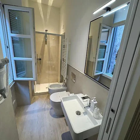Spagna Ave Oda ve Kahvaltı 4*