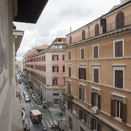 Spagna Ave Oda ve Kahvaltı 4*