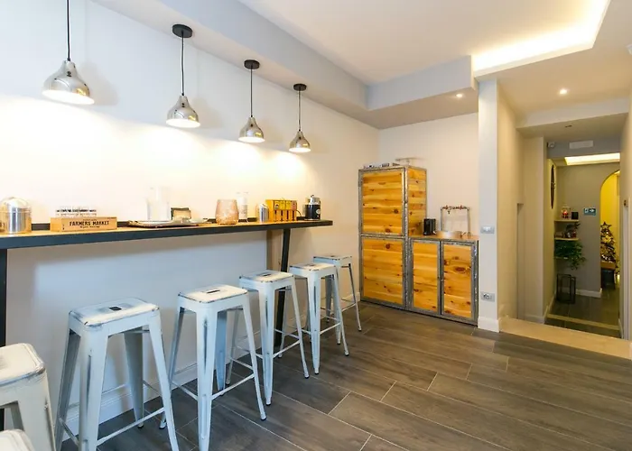 Spagna Ave Bed & Breakfast 4*