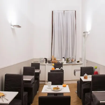 Spagna Ave Bed & Breakfast Řím