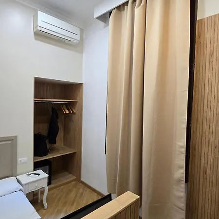 Spagna Ave Bed & Breakfast Rome