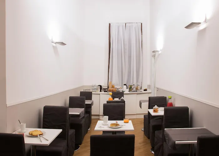 Frühstückspension Spagna Ave 4*