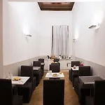 Couette-café Spagna Ave 4*