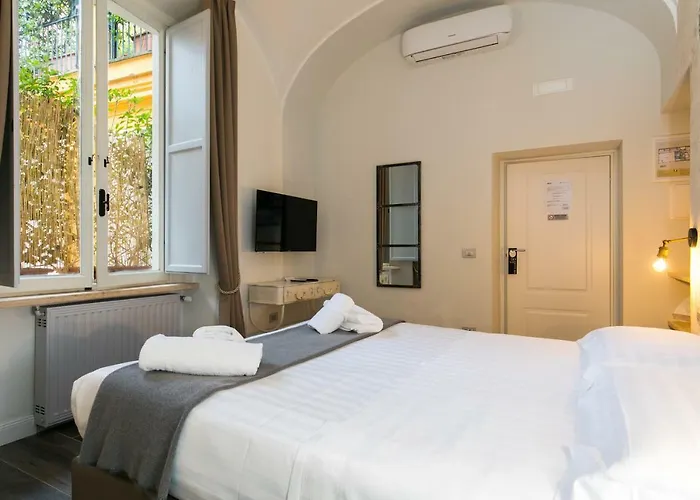 Spagna Ave לינה וארוחת בוקר